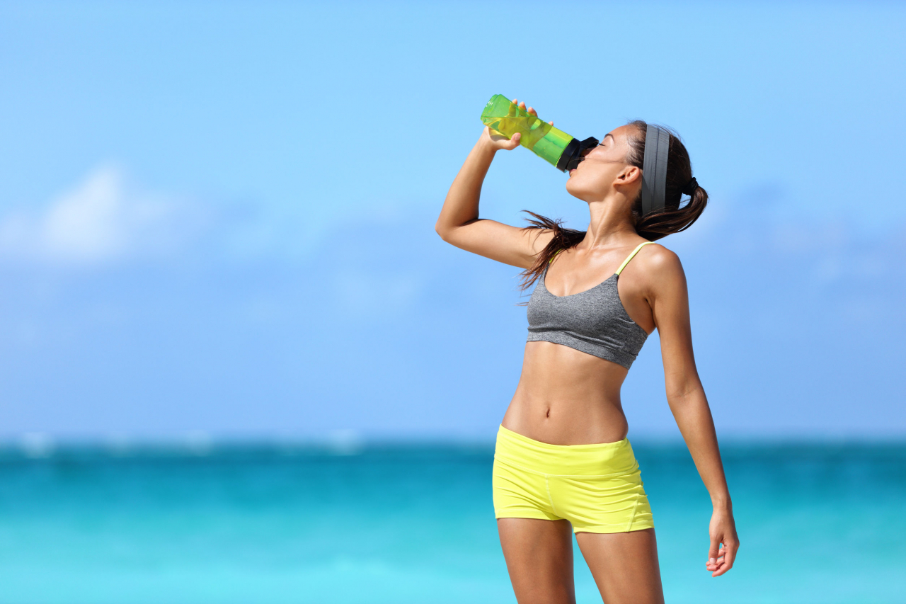 如果長時間進行高強度訓練後，應以少量頻繁的原則補水或適當份量的運動飲品，切忌過量飲用運動飲品。