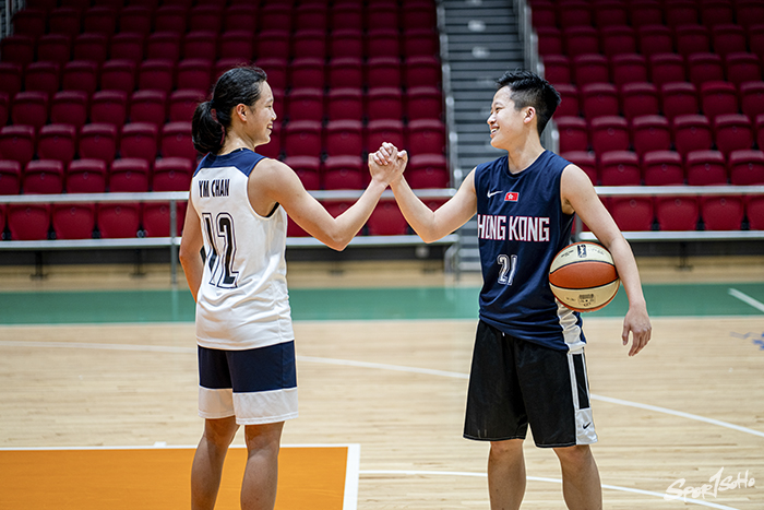 香港女子籃球員李祉均及陳欣汶