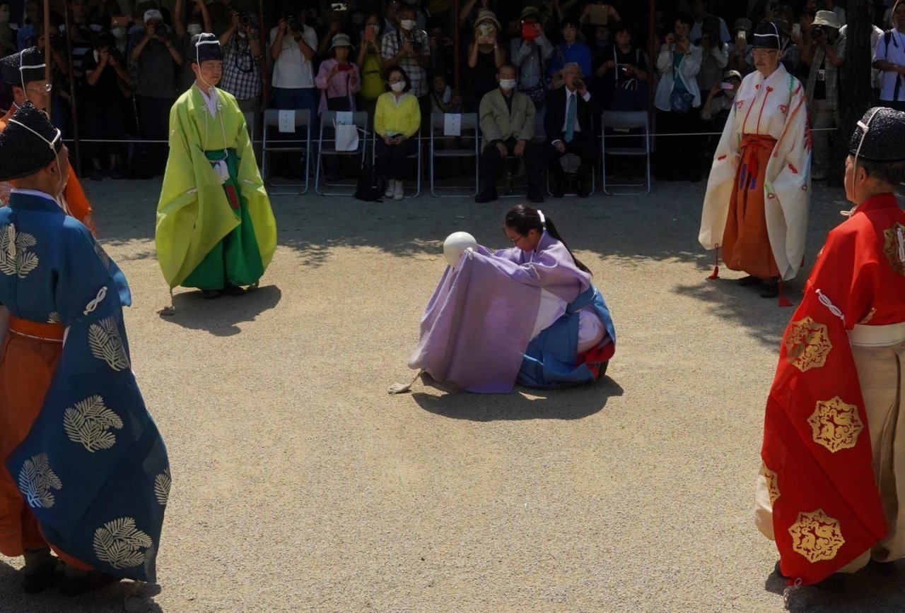 白峯神宮蹴鞠奉納