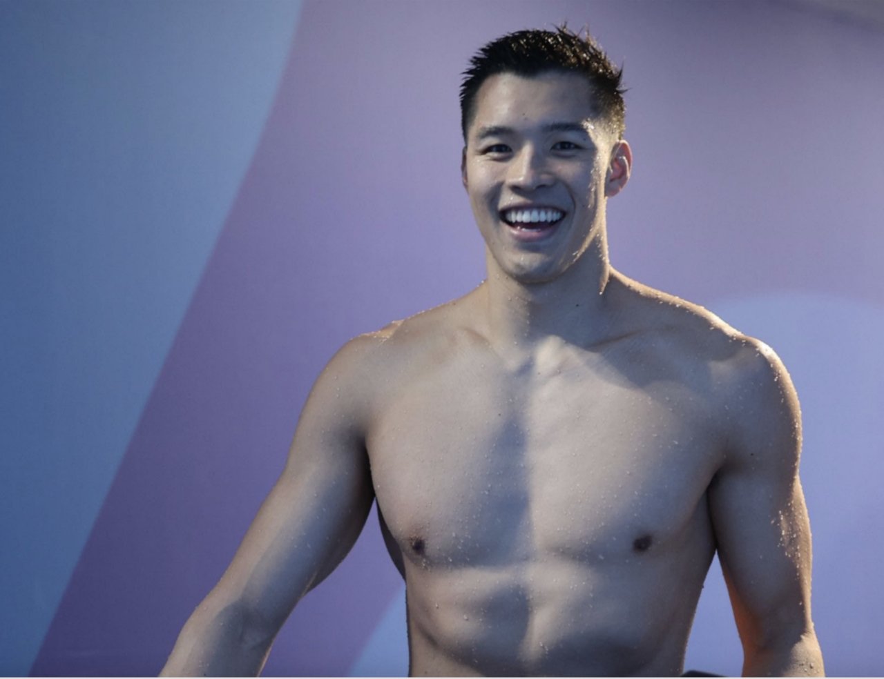何甄陶於男子 50 米自由泳刷新香港紀錄