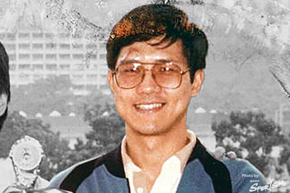 攝於80年代，陳超立獲得警隊羽毛球賽冠軍