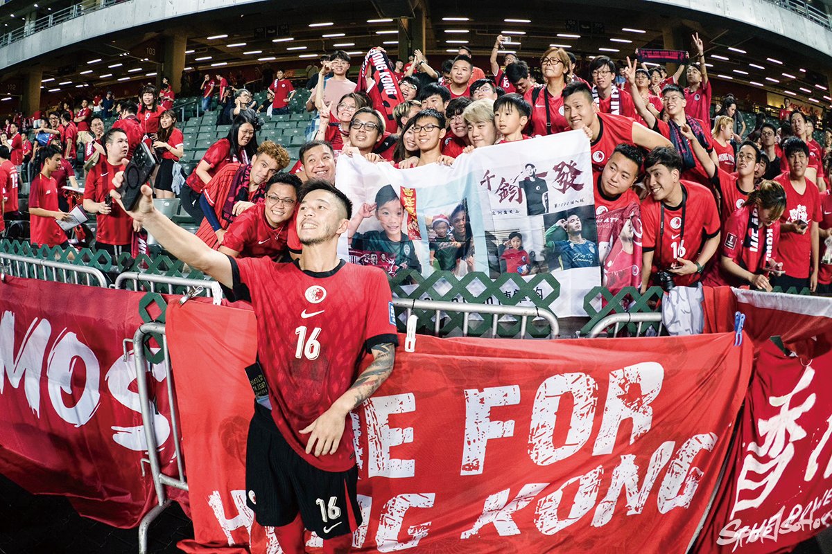 陳肇鈞與球迷合照