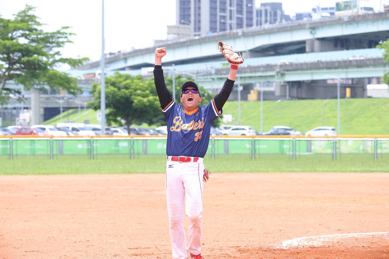 【2025雙北世界壯年運動會】港大舊生組隊出戰壘球奪銅 重拾昔日熱血