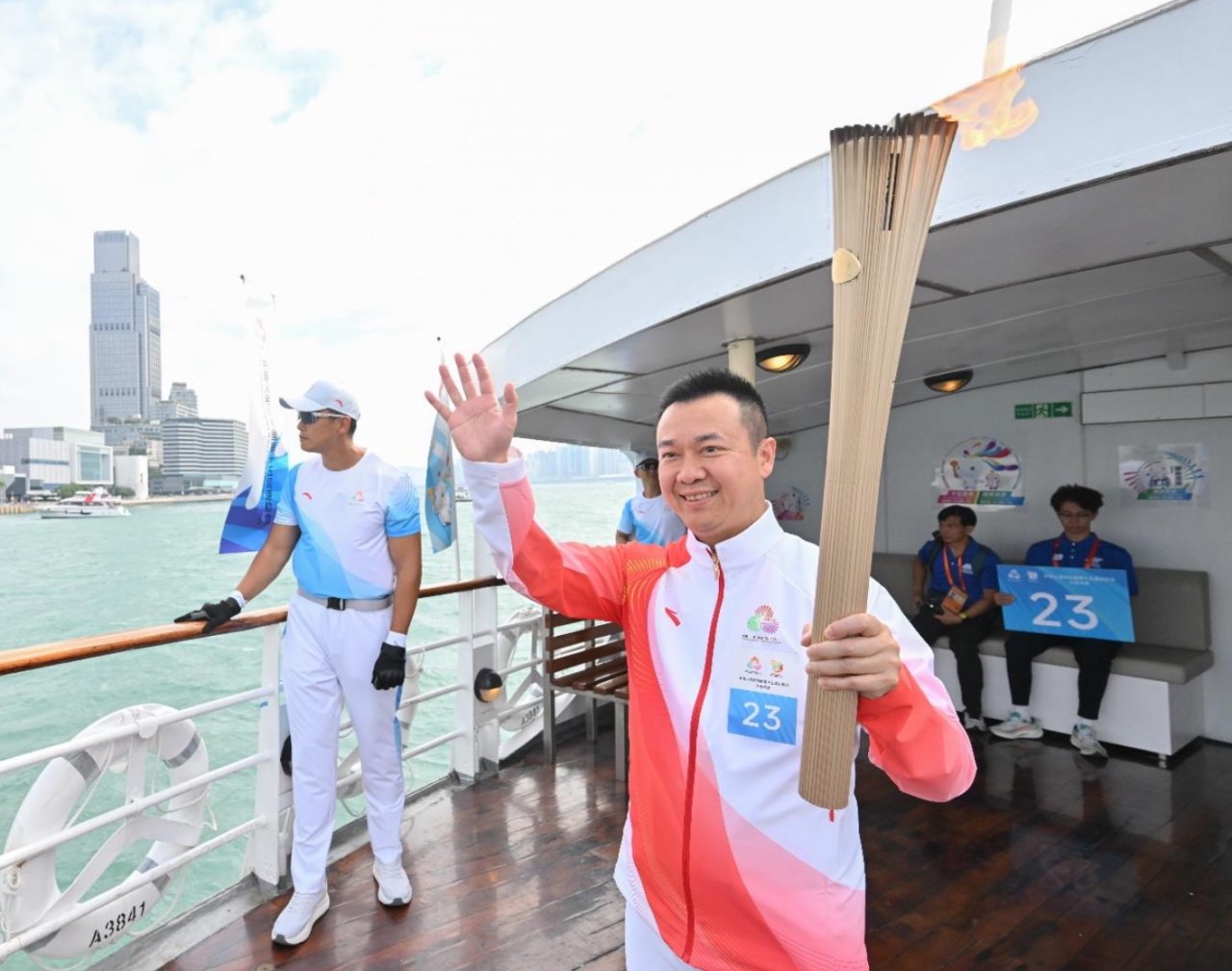 【第十五屆全國運動會】全運會50位港區代表參與火炬傳遞 佘繕妡啟德點燃火盤