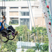 輪椅攀登者黎志偉挑戰城市攀登，為脊髓損傷患者籌款