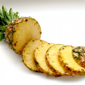 菠蘿對身體亦十分有益，有幫助消化、增強免疫力及恢復力等功效